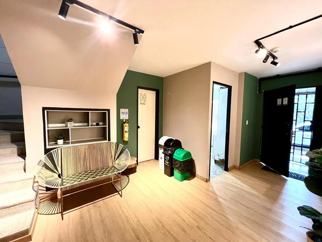 NID201 Alquiler apartamento amoblado en Laureles Medellín Colombia